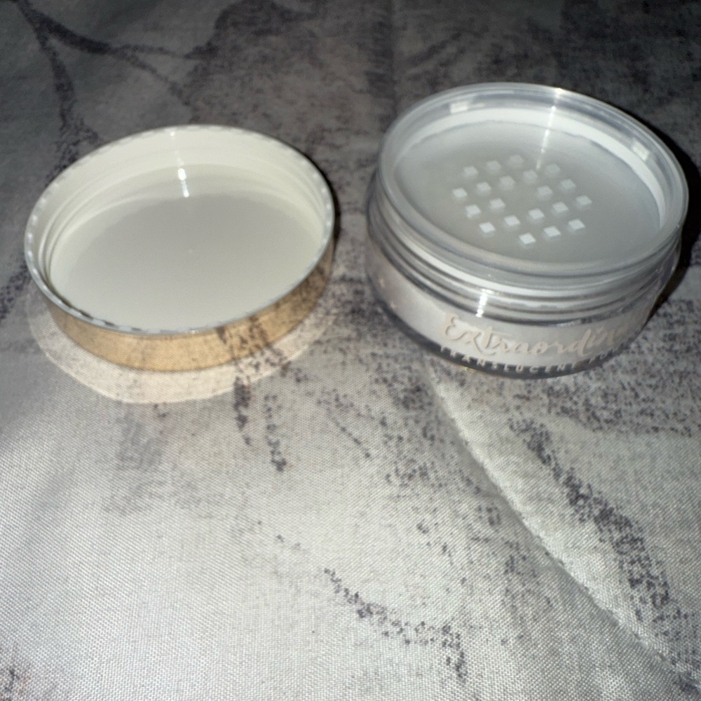 Ciate Translucent Powder - Picture 8 of 10